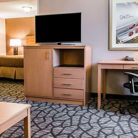 Quality Inn & Suites Warren - Detroit Экстерьер фото