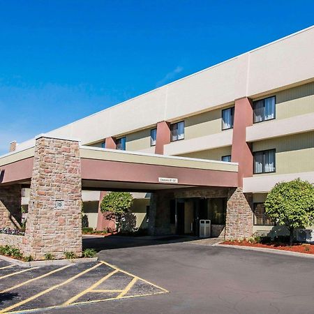 Quality Inn & Suites Warren - Detroit Экстерьер фото