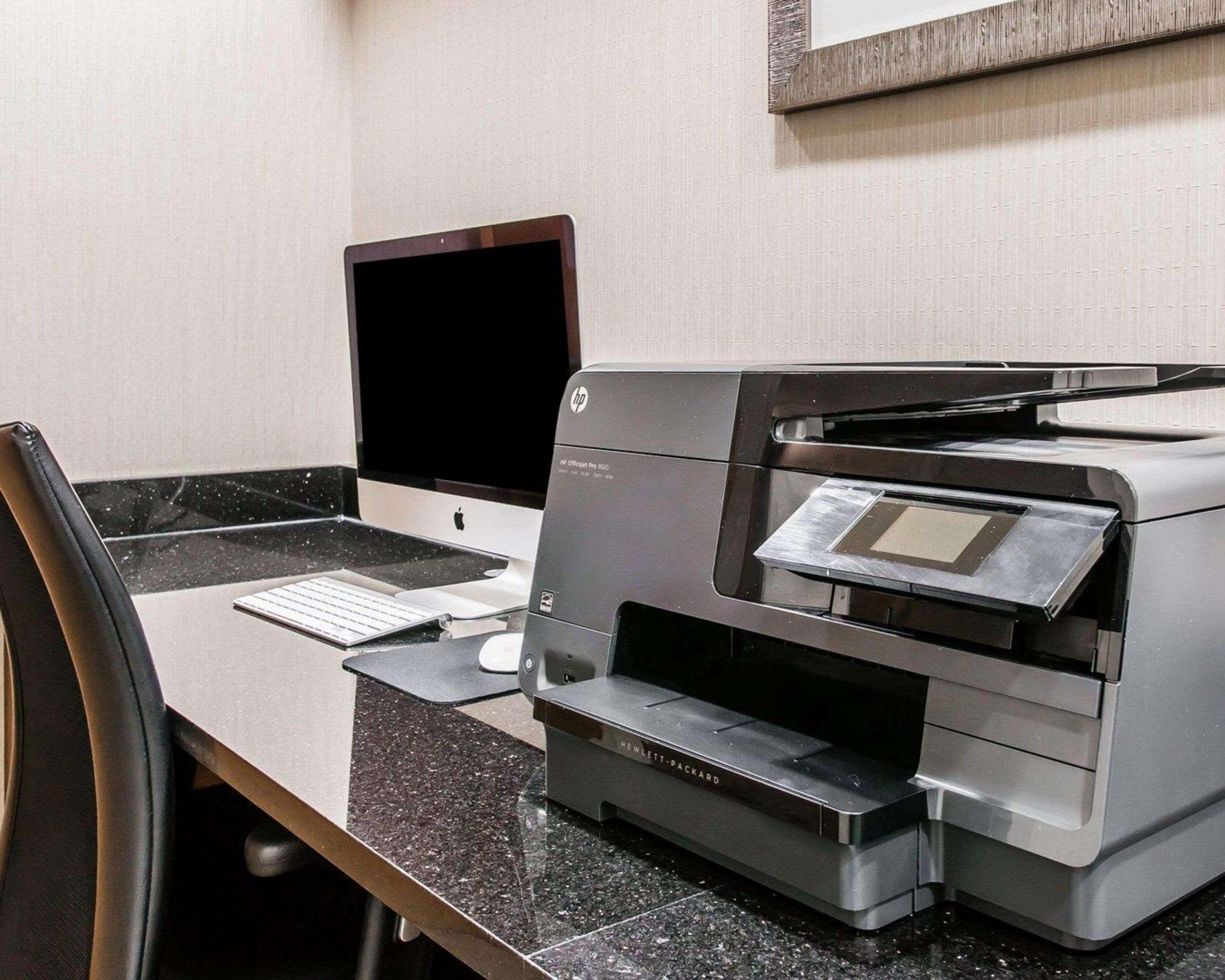 Quality Inn & Suites Warren - Detroit Экстерьер фото