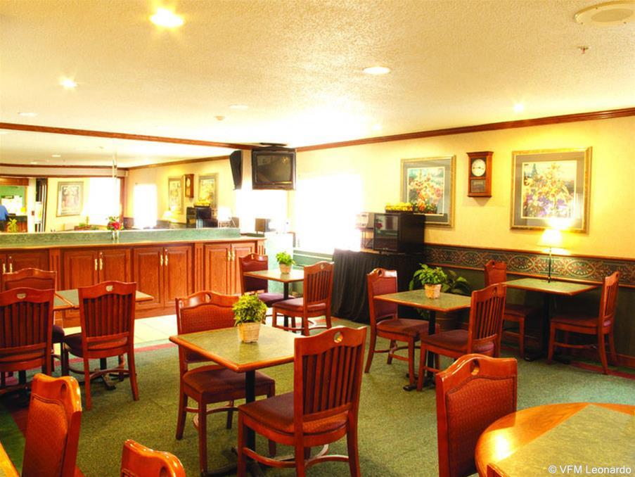 Quality Inn & Suites Warren - Detroit Ресторан фото