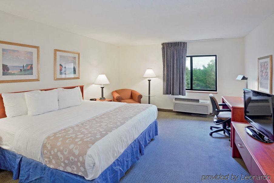 Quality Inn & Suites Warren - Detroit Экстерьер фото
